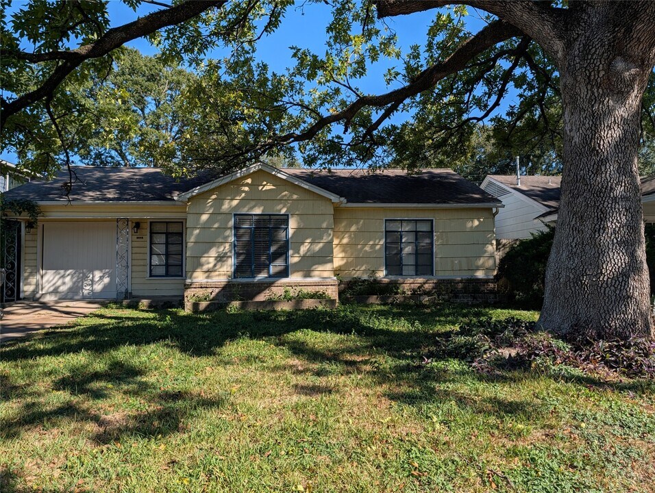 5318 Angelo St in Houston, TX - Building Photo