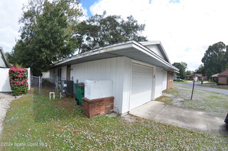 760 John Adams Ln in West Melbourne, FL - Foto de edificio - Building Photo