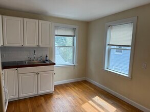 14 Duval St, Unit 3 in Boston, MA - Building Photo - Building Photo