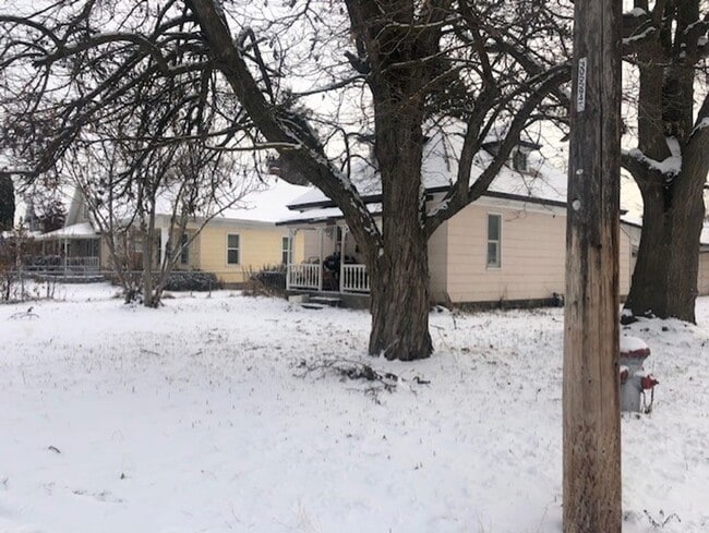 property at 2904 E Indiana Ave