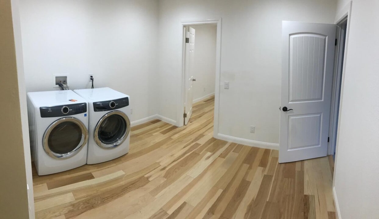 201 Grand Blvd in San Mateo, CA - Building Photo