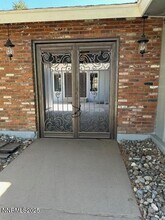 7050 Pembroke Dr in Reno, NV - Building Photo - Building Photo
