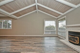 11448 Cresta Ln in Dublin, CA - Building Photo - Building Photo