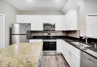 11880 85th Pl N in Maple Grove, MN - Building Photo - Building Photo