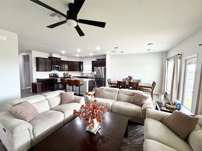 11204 Solar St in Lorena, TX - Building Photo - Building Photo