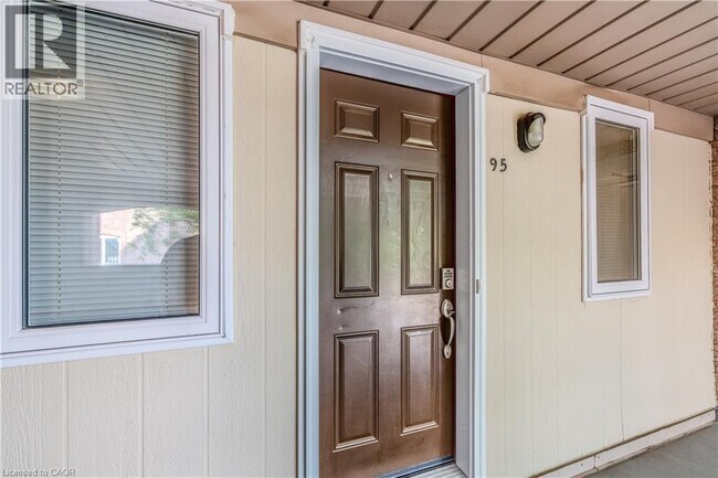 55 Bristol Rd E in Mississauga, ON - Building Photo - Building Photo