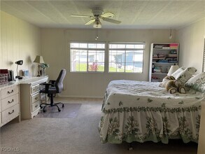 566 Hogan Dr in North Fort Myers, FL - Building Photo - Building Photo