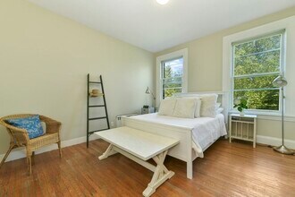 1060 Beacon St, Unit 12 in Brookline, MA - Building Photo - Building Photo