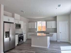 2909 E Veleta Dr in Fresno, CA - Building Photo - Building Photo