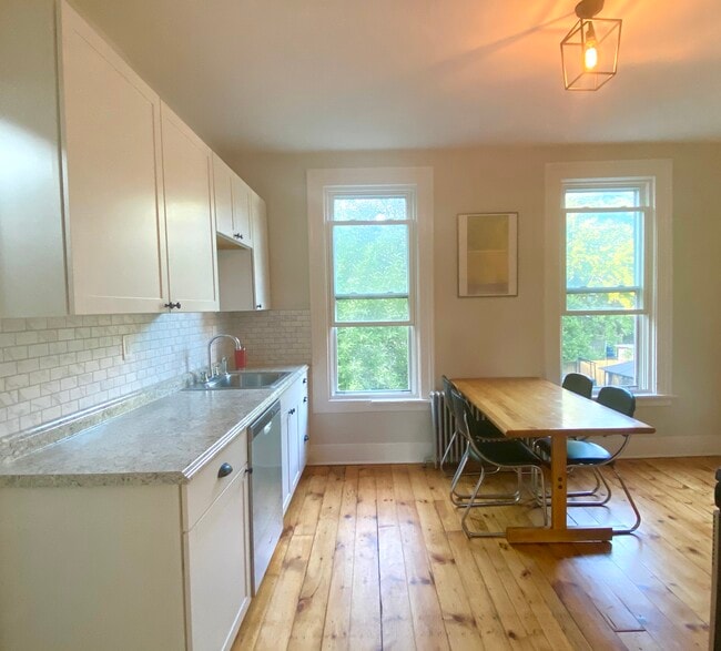 55 Pearl St, Unit 2nd Floor
