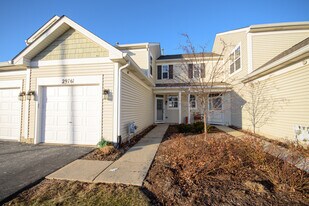 2976 White Thorn Cir in Naperville, IL - Building Photo