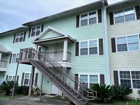 1974 Midyette Rd in Tallahassee, FL - Building Photo