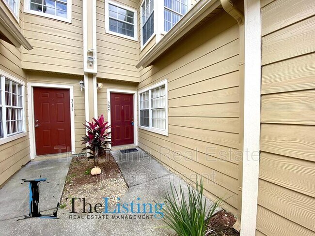 327 Coconut Palm Way in Davenport, FL - Building Photo - Building Photo