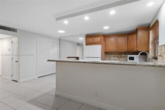 2300 NE 10th St in Pompano Beach, FL - Building Photo - Building Photo