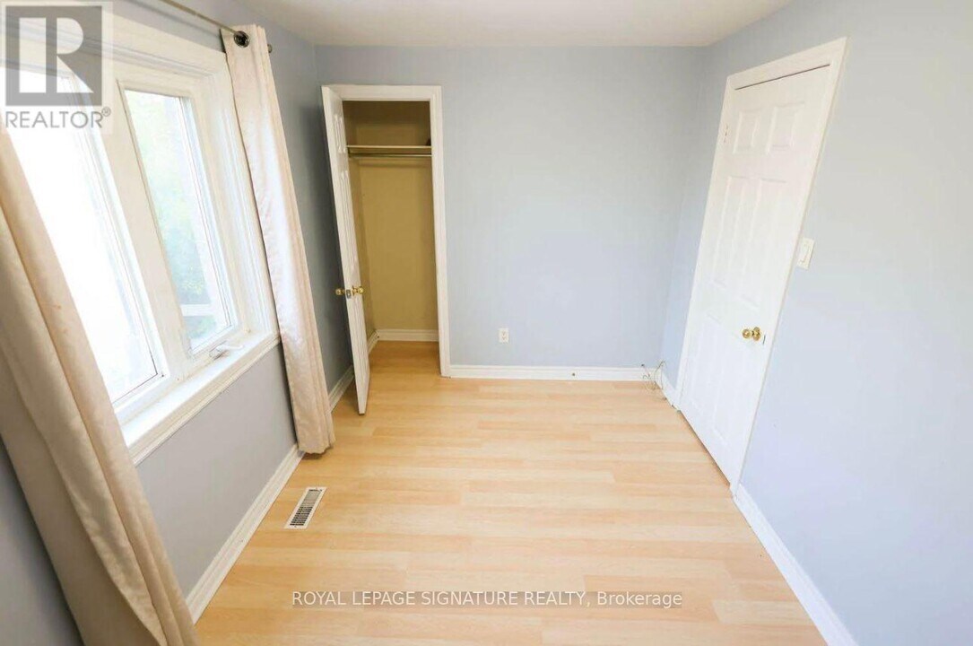 120 Town House Crescent in Brampton, ON - Building Photo