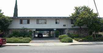 927 Fitzuren Rd Apartments