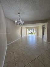 6272 NW 186th St in Hialeah, FL - Building Photo - Building Photo