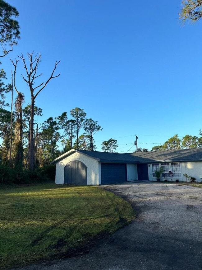 116 Solana St in North Port, FL - Building Photo - Building Photo