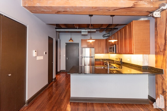 property at 106 N Aberdeen St