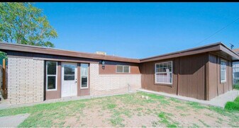 10240 Calcutta Dr in Socorro, TX - Building Photo
