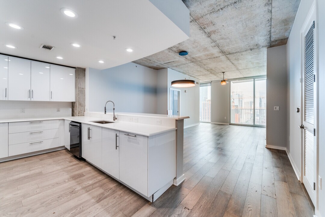 360 Nueces St, Unit #2409 in Austin, TX - Building Photo