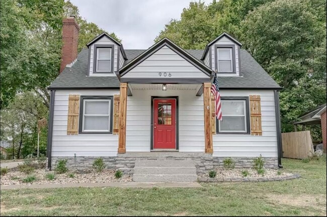 property at 906 North Main Street