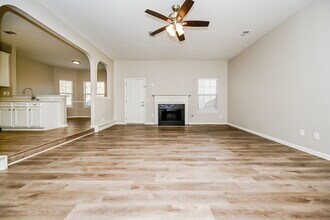 692 Emporia Loop in Mcdonough, GA - Foto de edificio - Building Photo
