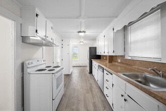 4 Pearl St in Stoneham, MA - Building Photo - Building Photo