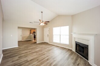 220 Willow Springs Dr in Jonesboro, GA - Building Photo - Building Photo