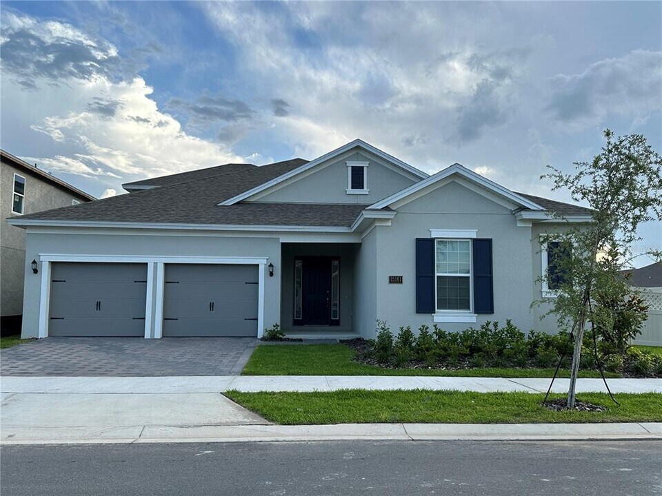 15161 Lake Bessie Loop in Winter Garden, FL - Building Photo