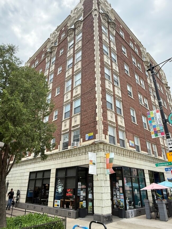 6930 N Greenview Ave in Chicago, IL - Building Photo - Building Photo
