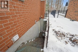 286 Auburn Dr in Waterloo, ON - Building Photo - Building Photo