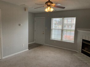 104 Pinegrove Ct in Jacksonville, NC - Building Photo - Building Photo