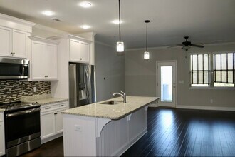 2595 Wellesley Square Dr in Thompson's Station, TN - Building Photo - Building Photo