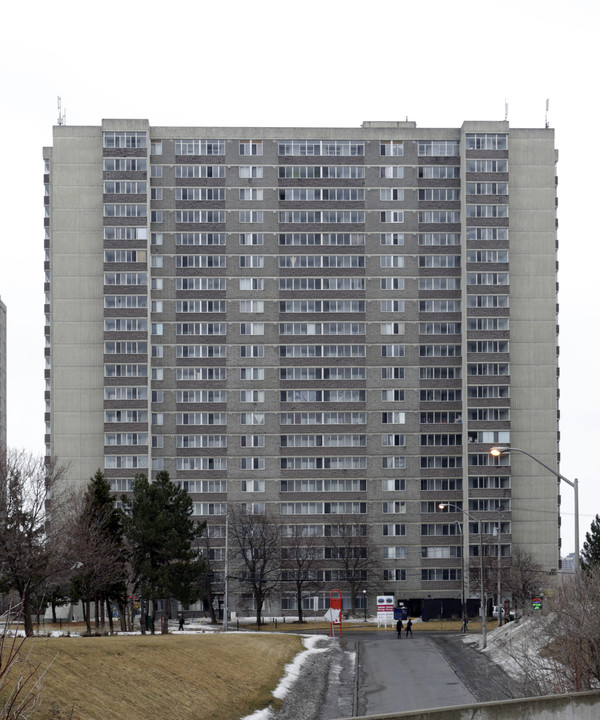 Riverview Place Apartments in Ottawa, ON - Building Photo