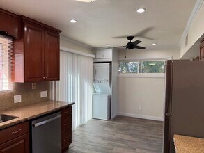 11256 San Lucas Dr, Unit A in Loma Linda, CA - Foto de edificio - Building Photo