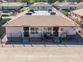 526 Greystone Ln in Hemet, CA - Building Photo