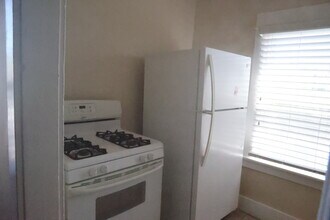 1292 S Dunsmuir Ave in Los Angeles, CA - Foto de edificio - Building Photo