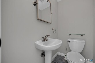 2 Butternut Dr in Glastonbury, CT - Building Photo - Building Photo