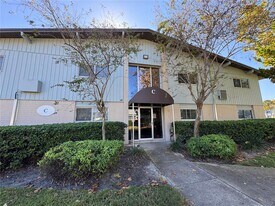 1695 Lee Rd in Winter Park, FL - Building Photo