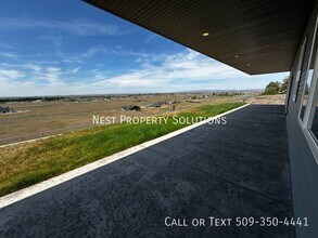 7458 Bouldercrest Rd NE in Moses Lake, WA - Building Photo - Building Photo