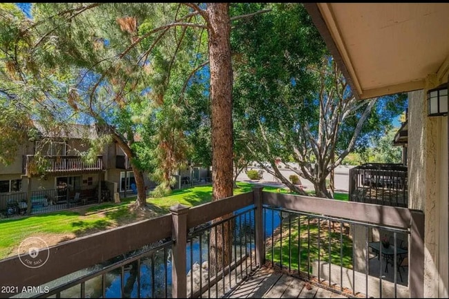 property at 2208 W Lindner Ave