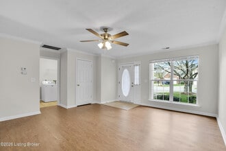 8824 Stony Falls Way in Jeffersontown, KY - Building Photo - Building Photo