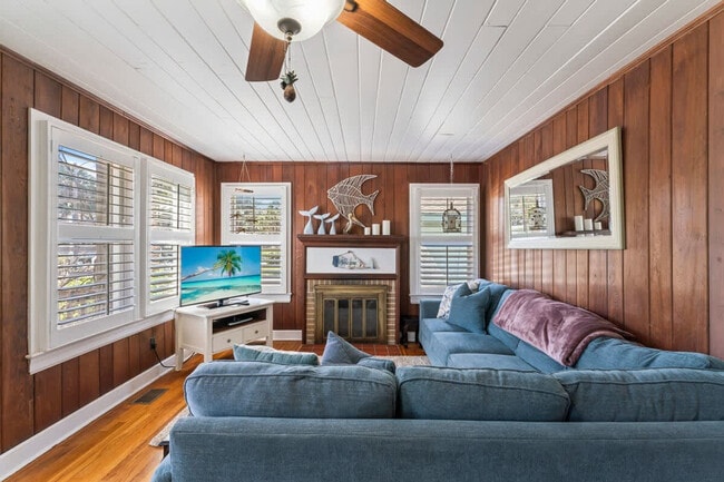 property at 214 Davis St