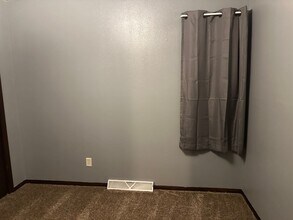 10 Bonneville Dr in Springfield, IL - Building Photo - Building Photo