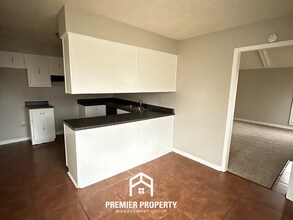 6879 Glenwick Dr in Memphis, TN - Building Photo - Building Photo