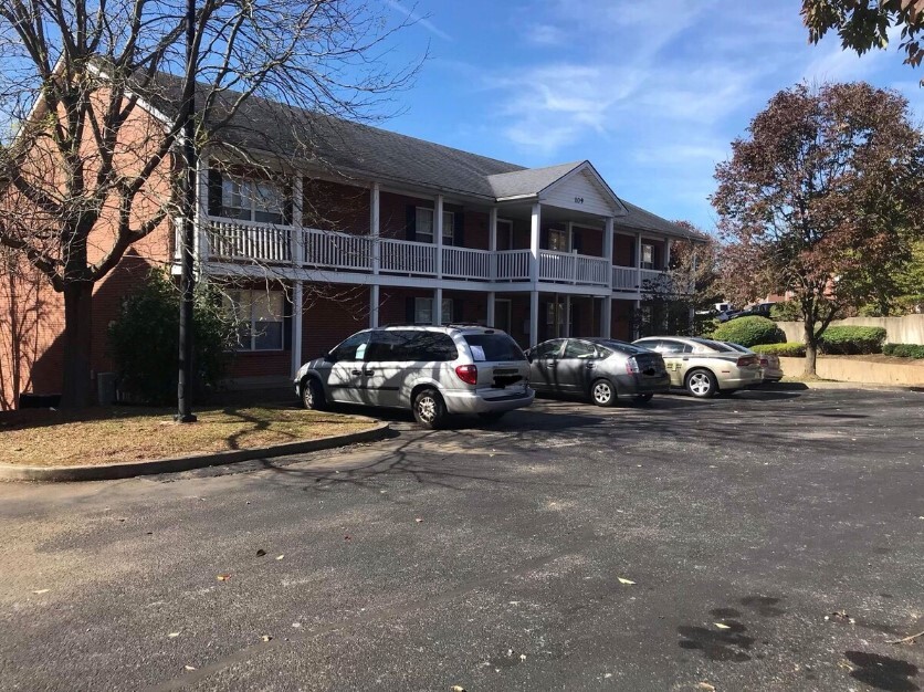 101 Pine Tree Path in Georgetown, KY - Building Photo