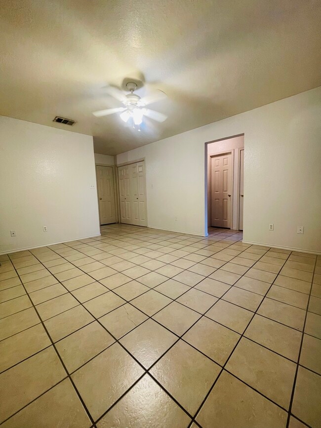 2804 Cantabrian Dr in Killeen, TX - Foto de edificio - Building Photo