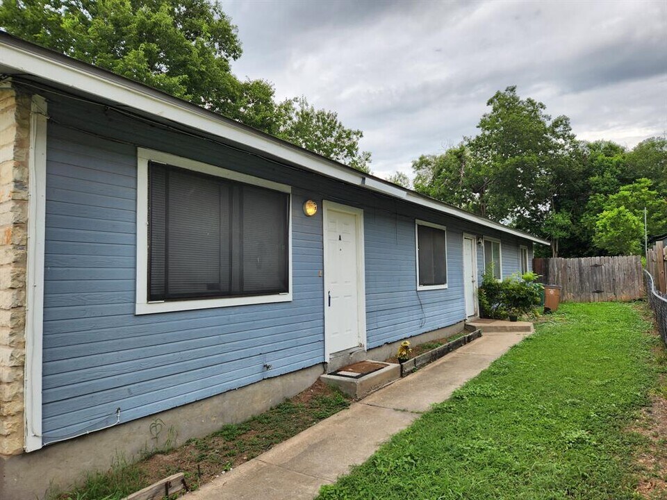 7107 Carver Ave in Austin, TX - Building Photo