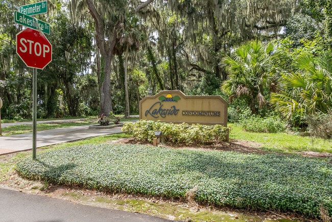 130 Jasmine Woods Ct in Deltona, FL - Building Photo - Building Photo